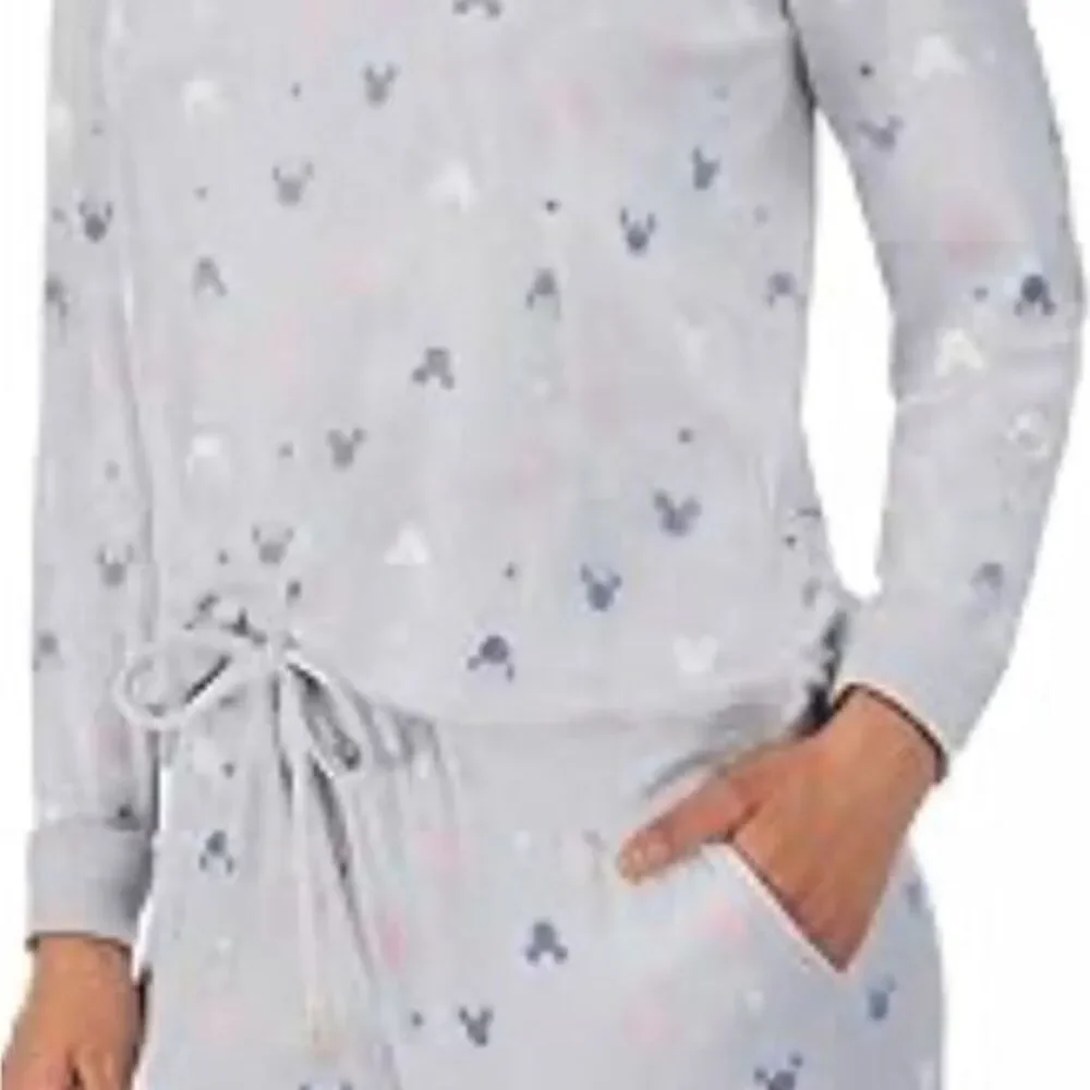 Disney Women’s fleece pajama set M
